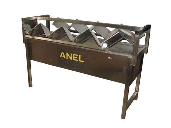 Picture of Bench and Container Holder 1,5m for Emptying and Draining of Honey Containers